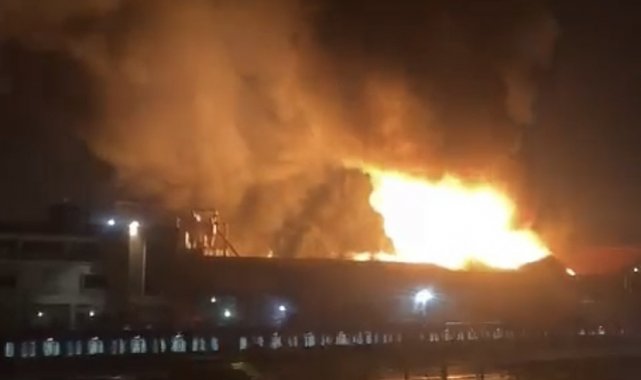 Tuzla'da iplik fabrikasında yangın çıktı