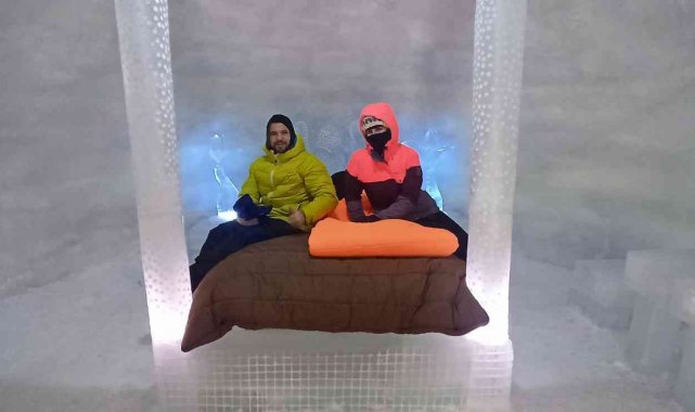 Uludağ&#039;a gelenler buzdan evde konaklıyor