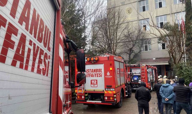 Üsküdar'da Marmara Üniversitesi'nde yangın paniği