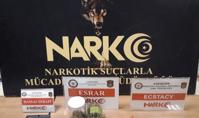 Uyuşturucu satıcısı 2 kişi yakalandı