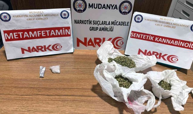 Uyuşturucu tacirleri kıskıvrak yakalandı