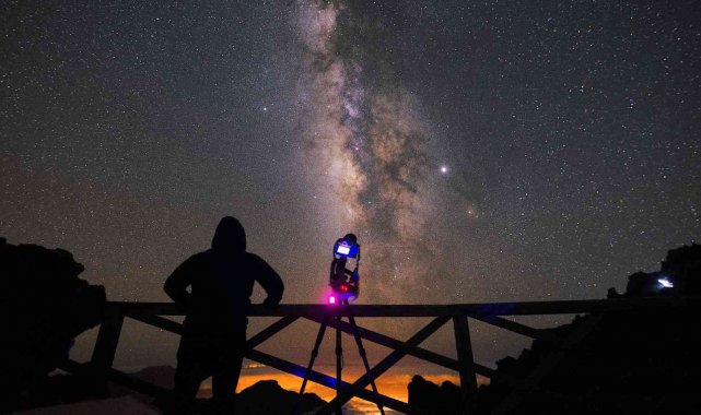 Uzayın nadir anlarını görüntüleyen Türk