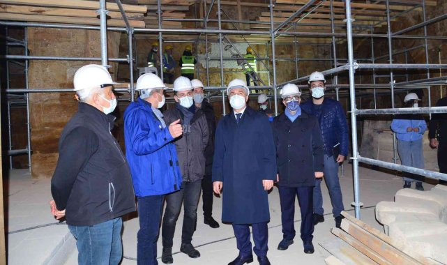 Vali Akın, Cacabey Medresesi Restorasyon Çalışmalarını Yerinde İnceledi