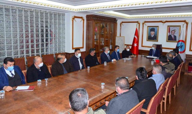 Vali Akın, köy muhtarlarıyla bir araya geldi