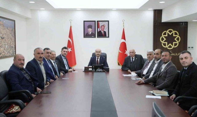 Vali Demirtaş: "Kırsal mahallelerde asfaltsız yol bırakmamayı hedefliyoruz"