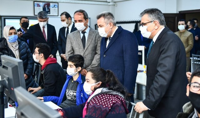 Vali Elban: "Daha çok öğrencimiz meslek eğitiminde yer almalı"