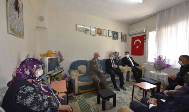 Vali Karadeniz Gölmarmara ilçesinde temaslarda bulundu