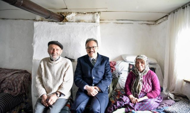 Vali Kızılkaya, 60 yıldır aynı yastığa baş koyan çiftin talebini kırmadı