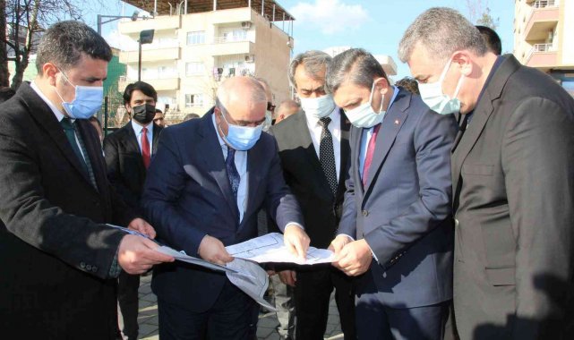 Vali Şahin genişletilecek Atatürk Parkı&#039;nda incelemelerde bulundu