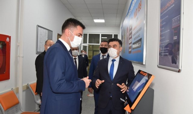 Vali Tekbıyıkoğlu: 'Bilişim uygulamaları, vatandaşlara hızlı hizmet sağlıyor'