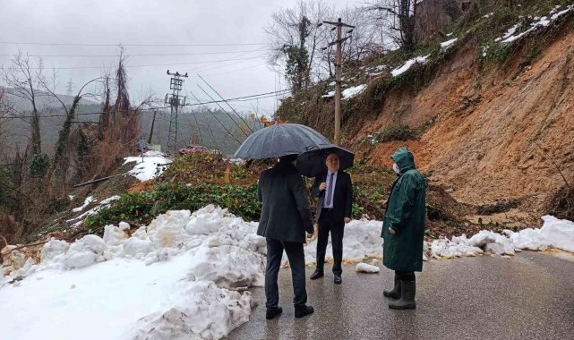 Vali Tutulmaz heyelanın yaşandığı yolu inceledi