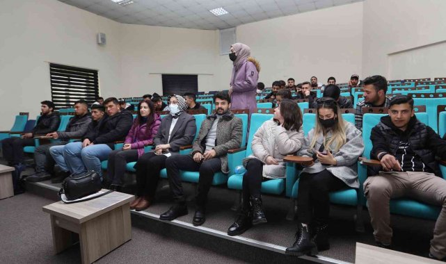 Van Büyükşehir Belediyesi öğrencilere yönelik seminerlerini sürdürüyor