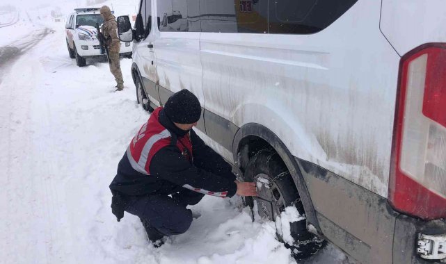 Van-Hakkari karayolu binek araçlara açıldı