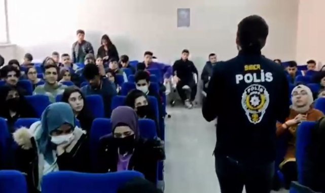 Van polisi öğrencileri siber suçlara karşı bilgilendirdi