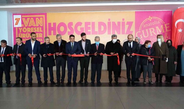 Van'da '7. Yöresel Ürünler ve Hediyelik Eşya Fuarı' kapılarını ziyaretçilere açtı