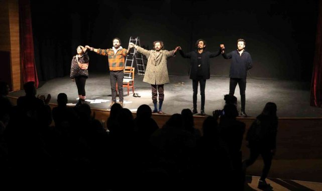 Van'da 'Ben Feuerbach' oyunu büyük ilgi gördü