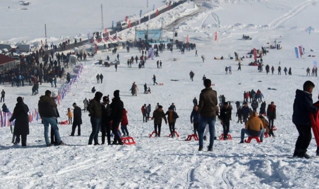 Van'da gençlik festivali düzenlendi