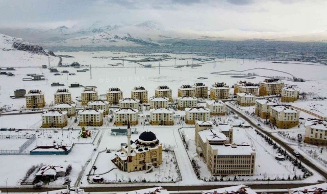 Van'da karla gelen güzellik