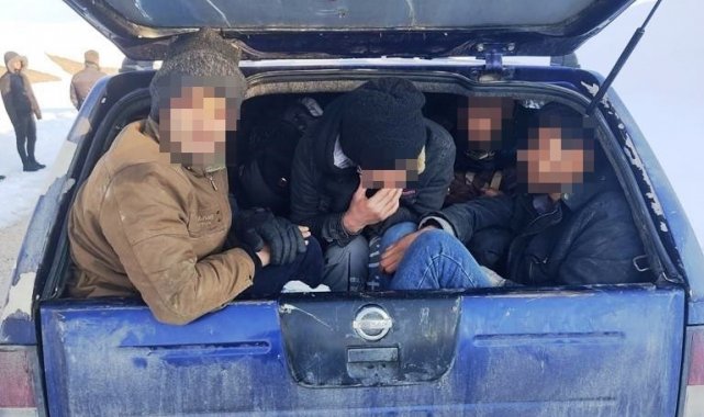 Van&#039;da polisten kaçan kamyonette 18 kaçak göçmen çıktı