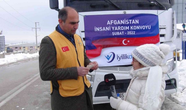 Van'dan Afganistan'a 4 tır yardım malzemesi gönderildi