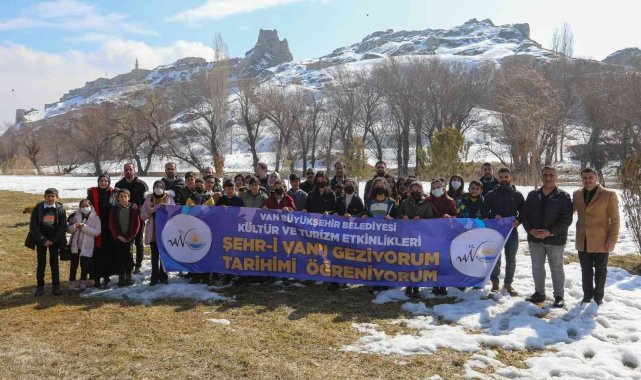 Vanlı öğrenciler için müze ve kale gezisi