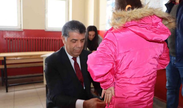 VEDAŞ'tan öğrencilere 'Her Mevsim Tebessüm' hediyesi