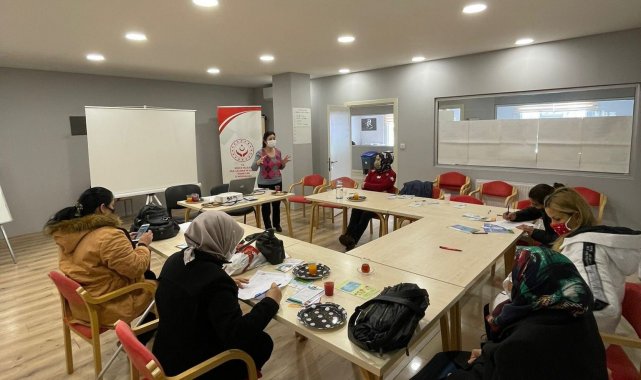 Velilere aile içi iletişim eğitimi verildi