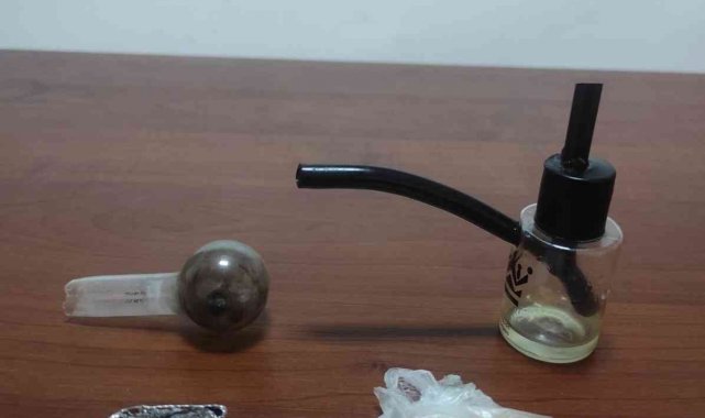 Yakalanan hırsızlık şüphelisinin üzerinden uyuşturucu maddeler çıktı