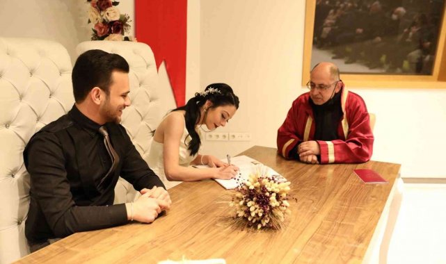 Yalova'da 2021'de bin 879 evlilik, 668 boşanma yaşandı