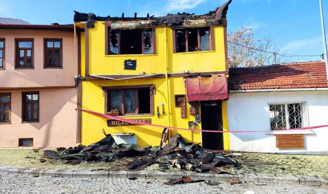 Yangına müdahale ederken düşen itfaiye eri ağır yaralandı