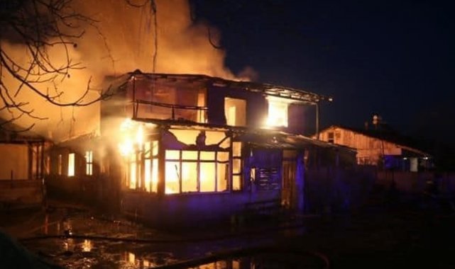 Yangında mağdur olan aileye Kızılay yalnız bırakmadı