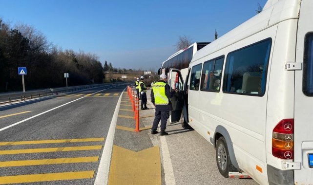 Yapılan denetimde 6 yolcu minibüsü trafikten men edildi