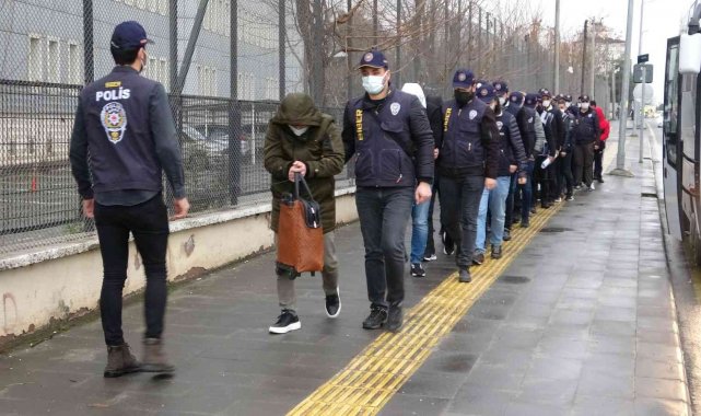 Yasa dışı bahis çetesi üyeleri adliyeye sevk edildi