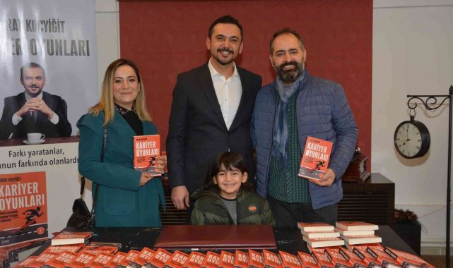 Yazar Koçyiğit'ten imza günü