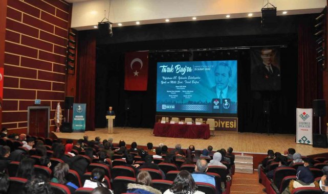 Yazar Tarık Buğra memleketi Akşehir'de anıldı