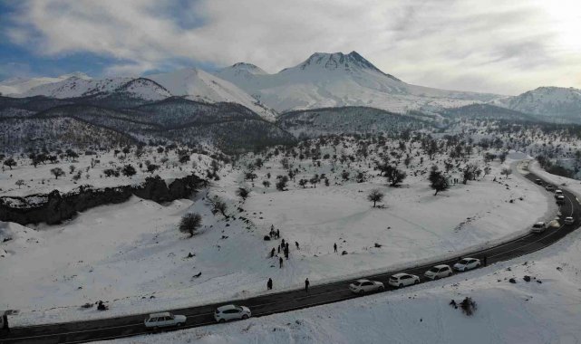 Yazın doğasıyla, kışın da beyaz örtüsüyle hayran bırakıyor