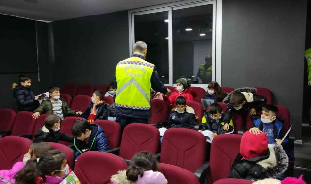 Yedisu'da öğrencilere trafik eğitimi verildi