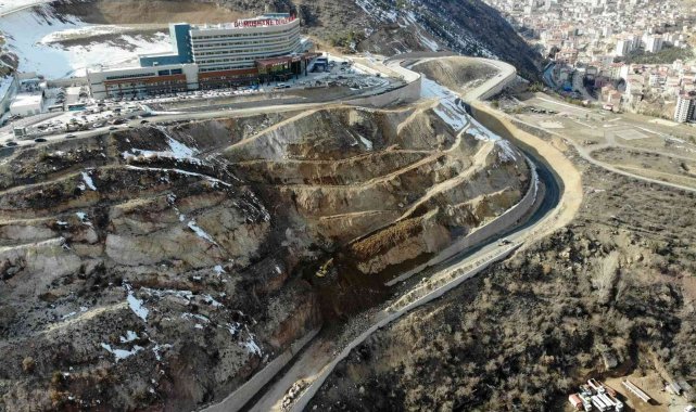 Yeni Gümüşhane Devlet Hastanesi yoluna neşter vuruldu