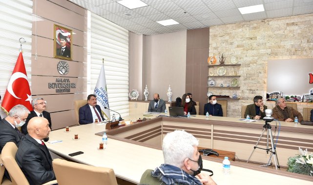 Yeni Kent Meydanı düzenlemesi ile ilgili bir sunum gerçekleştirildi