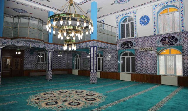 Yenidoğan Camii tekrardan ibadete açıldı
