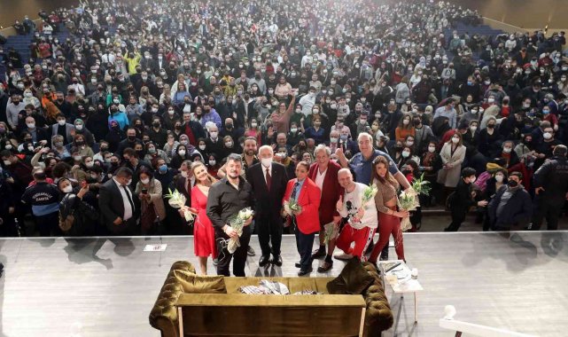 Yenimahalleliler Tiyatro Festivali&#039;nde buluştu