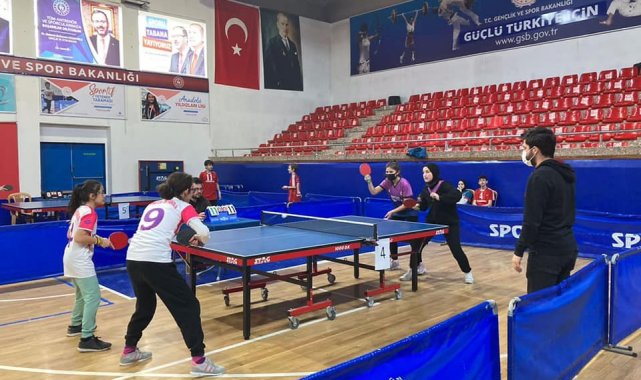 Yıldızlar masa tenisi müsabakaları sona erdi