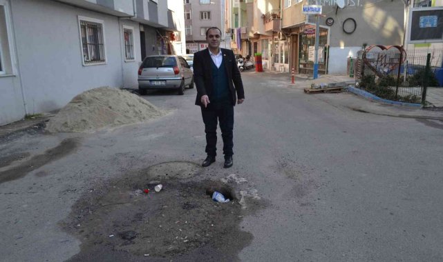 Yol çöktü, evi fareler bastı