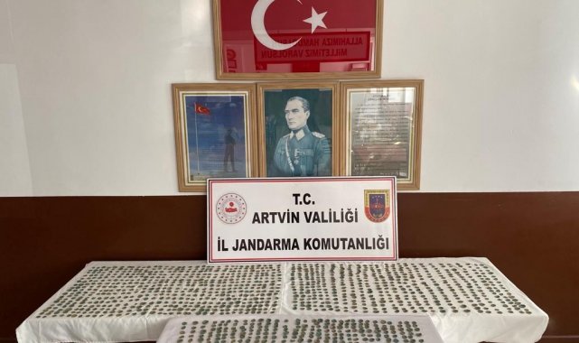 Yol kontrolünde durdurulan otomobilden Bizans dönemine ait bin 396 sikke çıktı