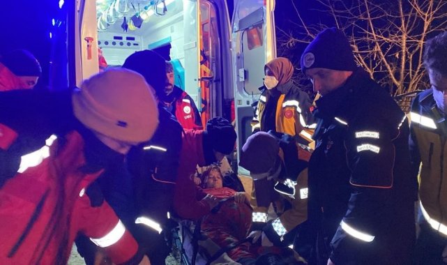 Yolu kapanan köydeki hastayı AFAD ve UMKE ekipleri kurtardı