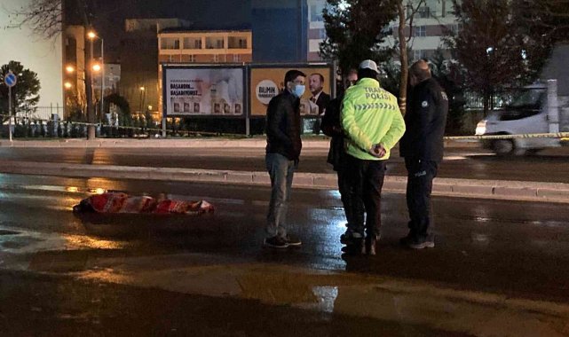 Yolun karşısına geçerken otomobilin çarptığı adam hayatını kaybetti
