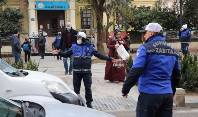 Zabıta ekipleri öğrencilerin güvenliği için çalışıyor
