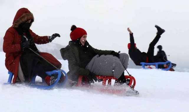 Zigana dağı karne tatilinde doldu taştı