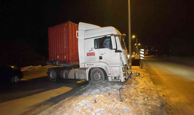 Zincirleme kaza sonrası yol trafiğe açıldı