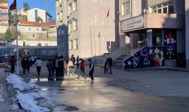 Zonguldak'ta 7 bin 800 öğretmen ve 100 bin öğrenciyle ikinci dönem başladı